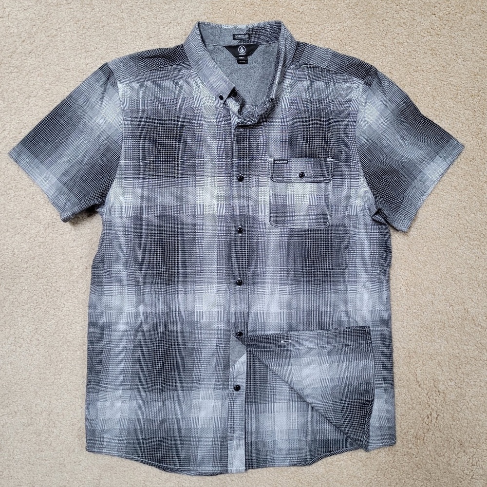Volcom Modern Fit Button Down Short Sleeve Button… - image 2